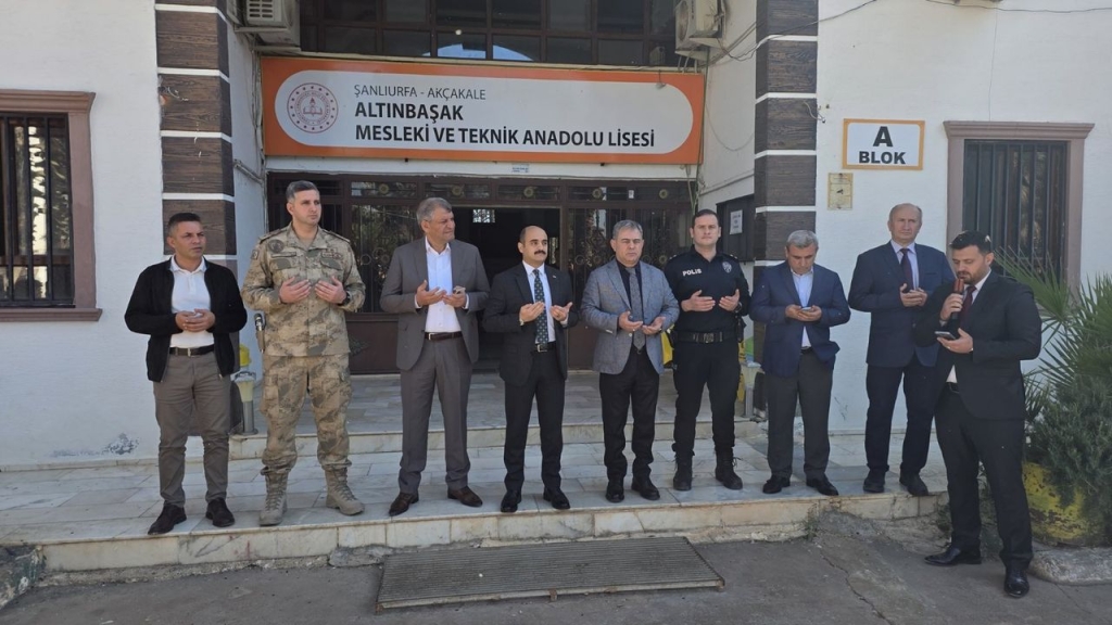 sondakika-spor-akcakale’de-gazze-icin-anlamli-kermes:-kaymakam,-baskan-ve-komutandan-destek