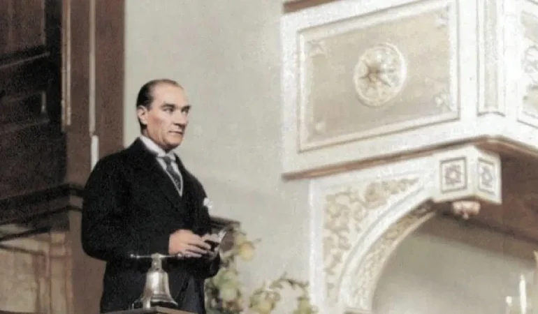 cumhuriyet’in-ilan-edildigi-saatlerde-neler-oldu