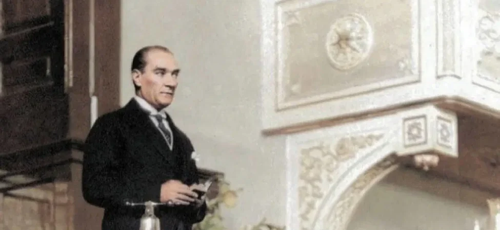 cumhuriyet’in-ilan-edildigi-saatlerde-neler-oldu