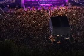 akp’li-ozlem-cercioglu-nihayet-konser-alanini-doldu-ama-bu-defa-da-yuhalandi