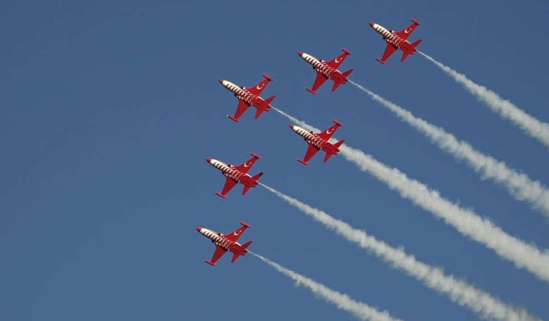 sondakika-turk-yildizlari’ndan-nefes-kesen-gosteri