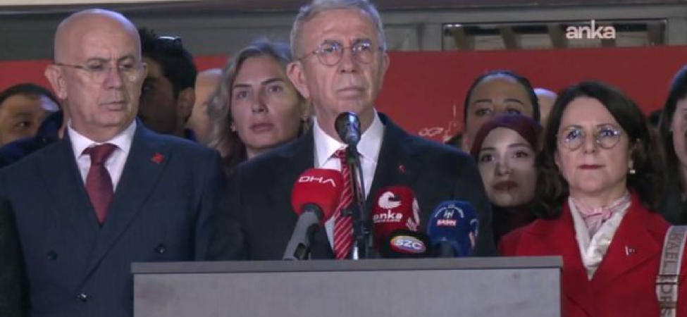 mansur-yavas’tan-genclere-29-ekim-mesaji:-yuruyun-biz-yaninizdayiz